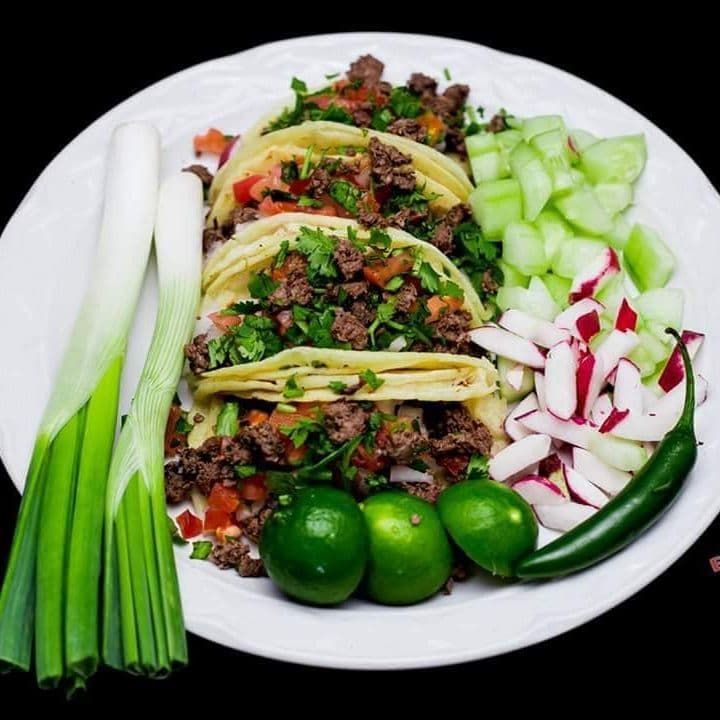 4 TACOS DE BISTECK DE MAIZ