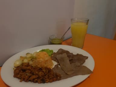 Chilaquiles con Chorizo y Cecina