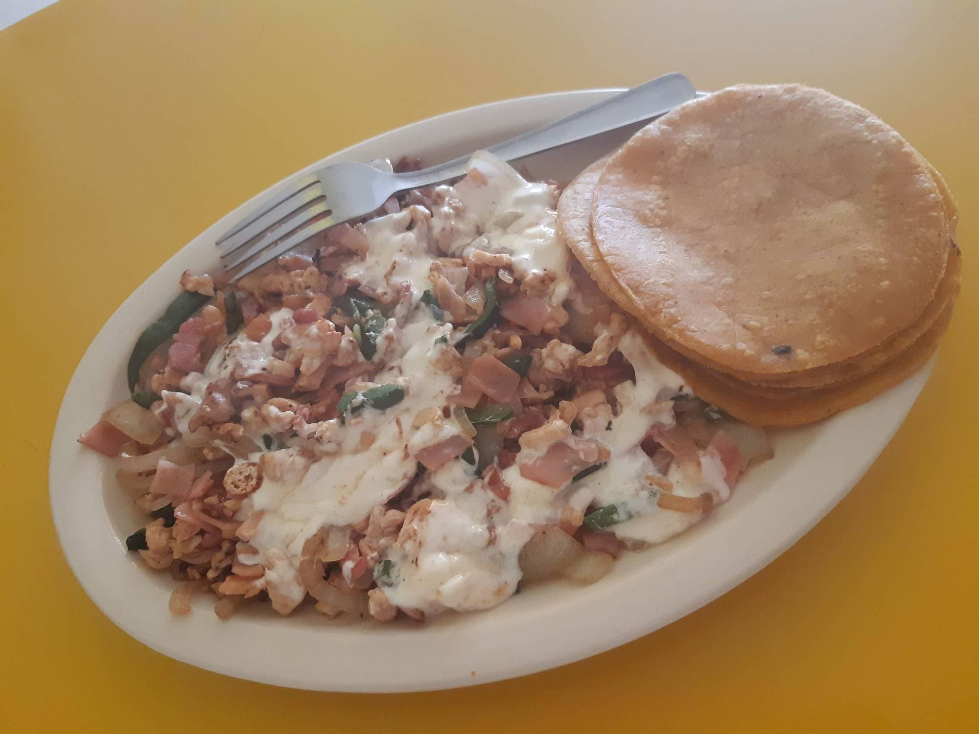 Alambre con Pollo