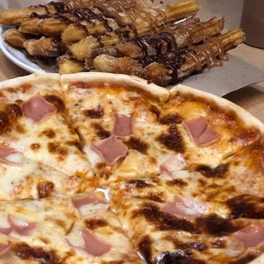 Pizza Jamón, Queso y Maíz