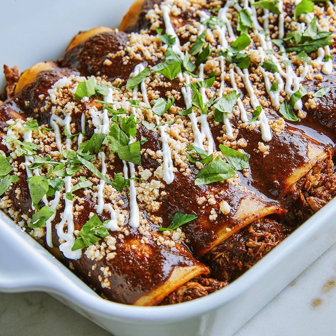 enchiladas de mole almendrado (6 pzs)