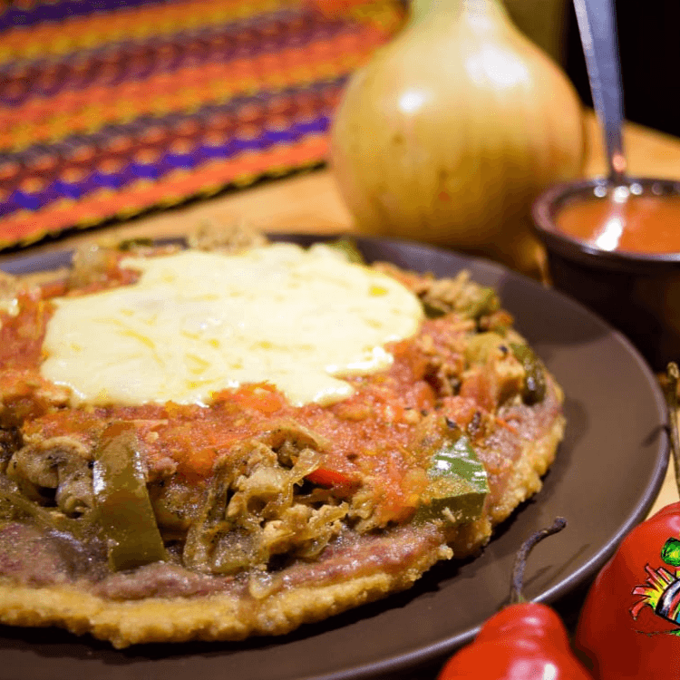 Sope con Pollo