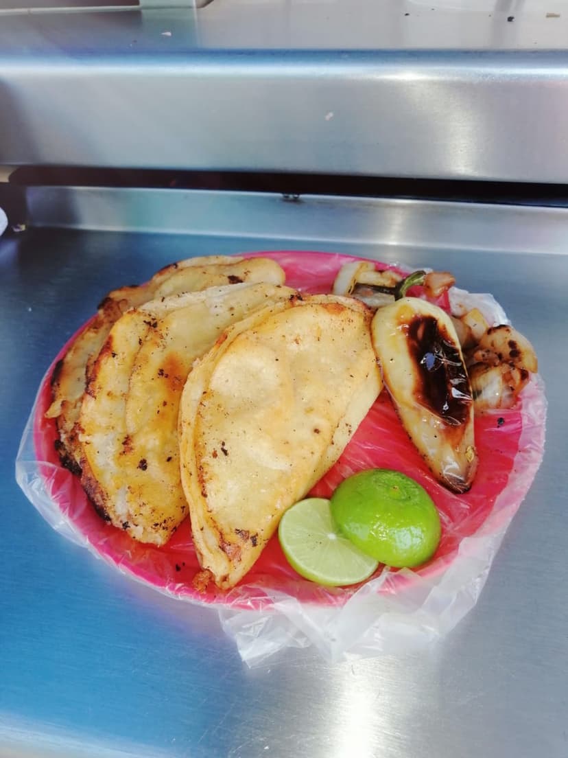 TACOS DE BARBACOA LOS GÜEROS