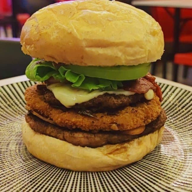 Hamburguesa Mixta Tres Carnes