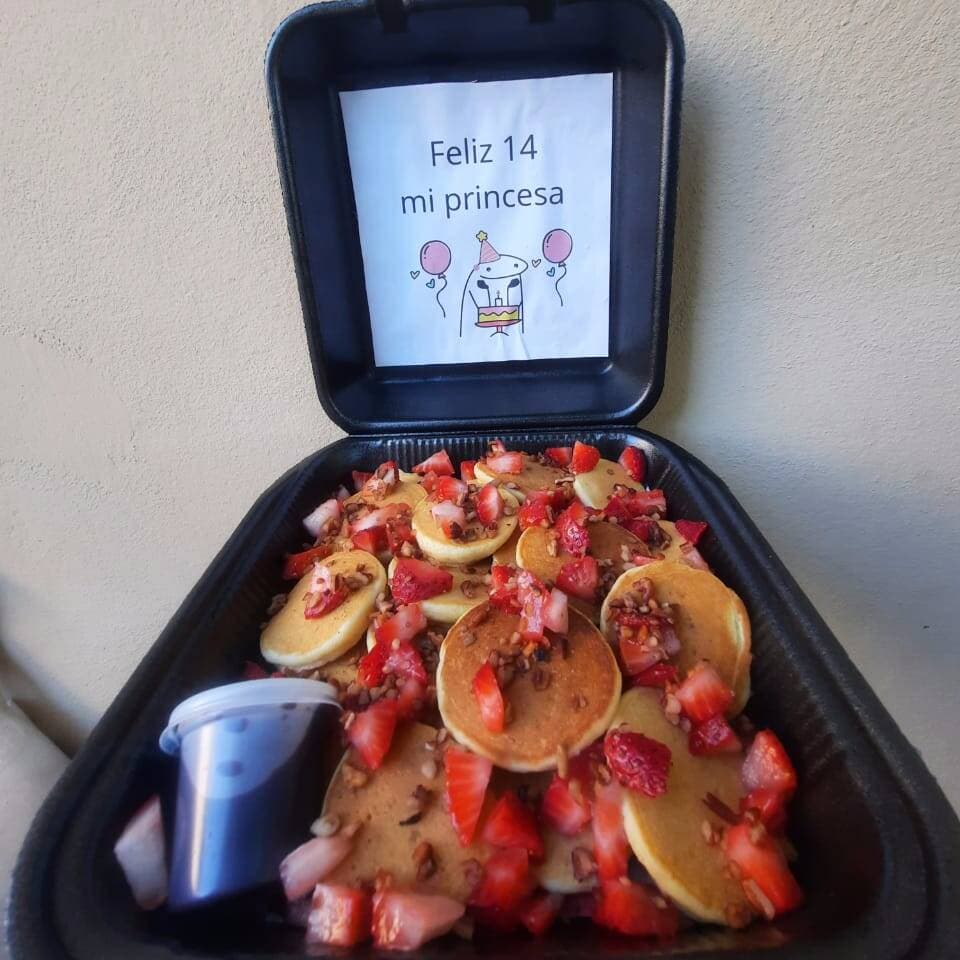25 mini hotcakes.