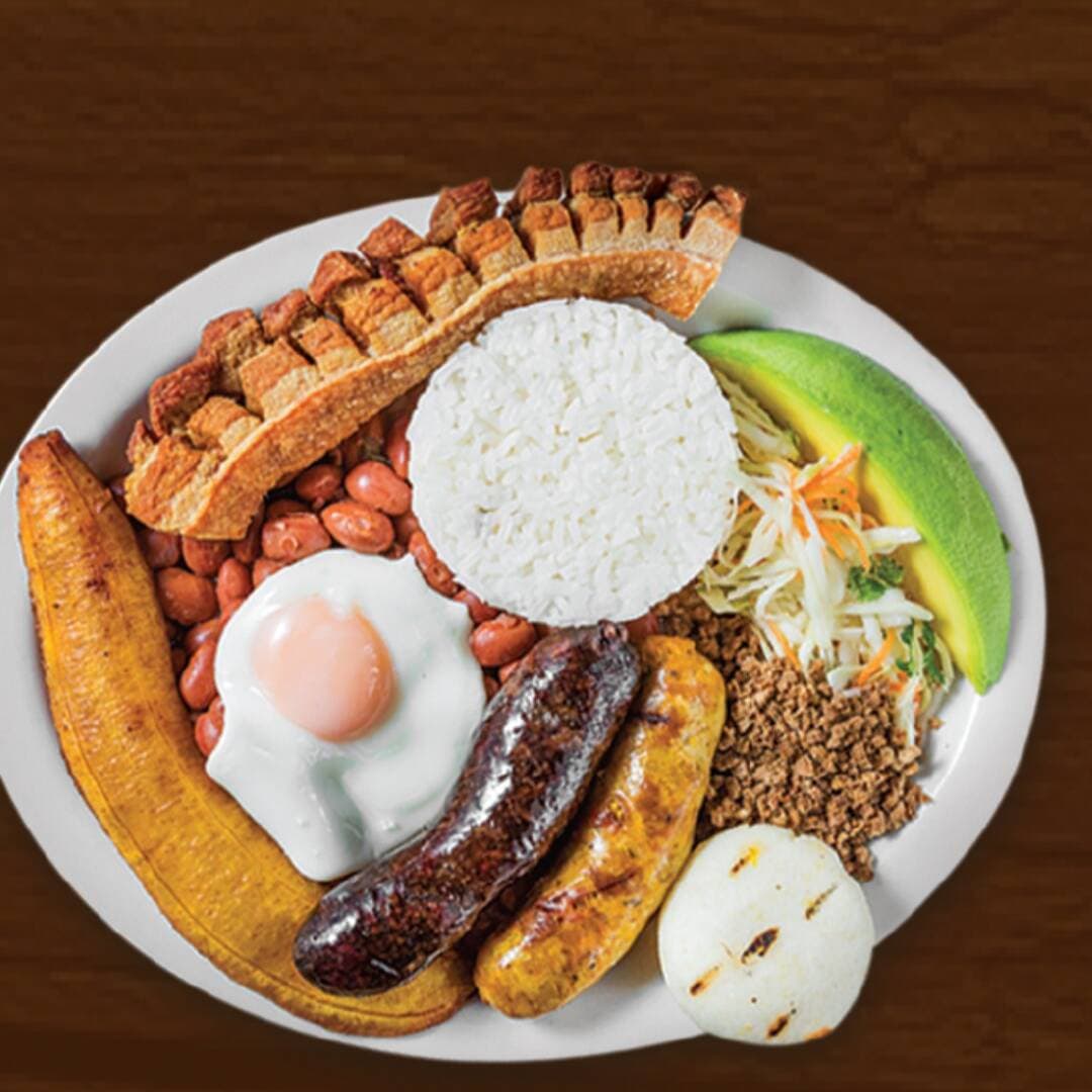 Bandeja paisa+ sopa + bebida adicional