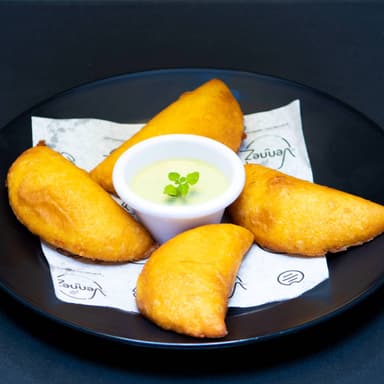 Mini Empanaditas de Pollo (4 Piezas)