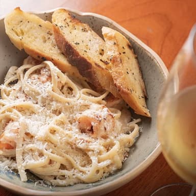 PASTA ALFREDO CON CAMARÓN
