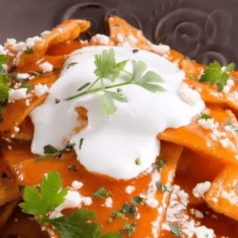 Chilaquiles Rojos Con Pollo