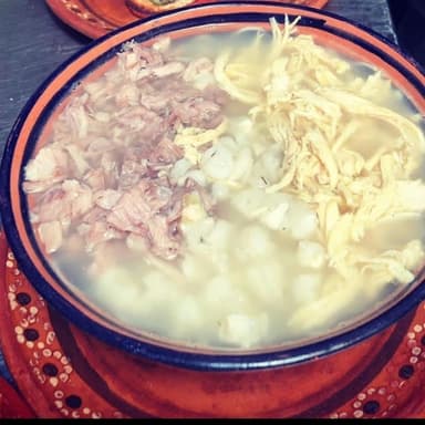 Pozole blanco