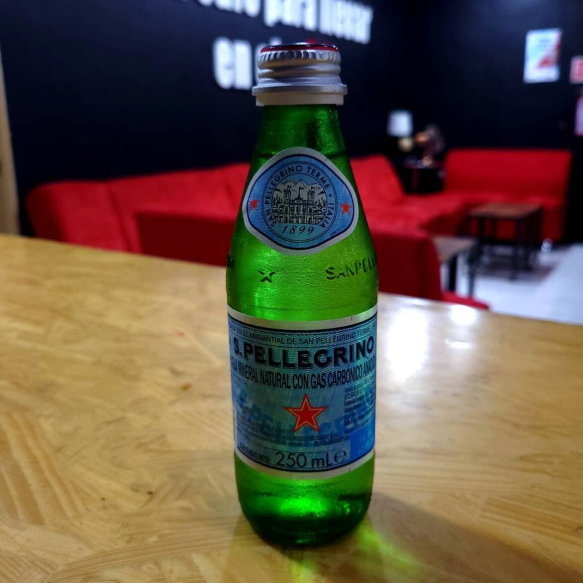 Agua Mineral Sanpellegrino