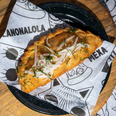Empanada De Guisado Mexa
