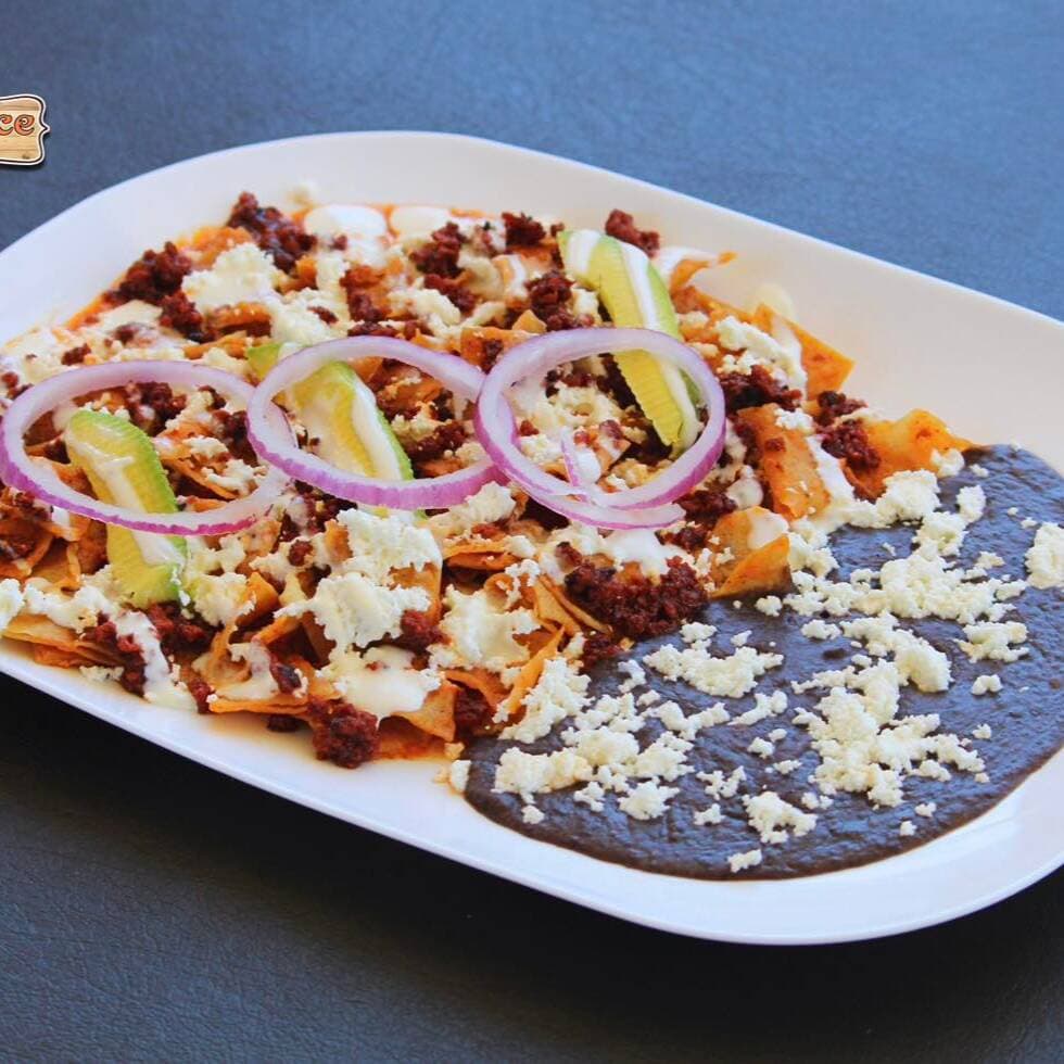 Chilaquiles Enchorizados