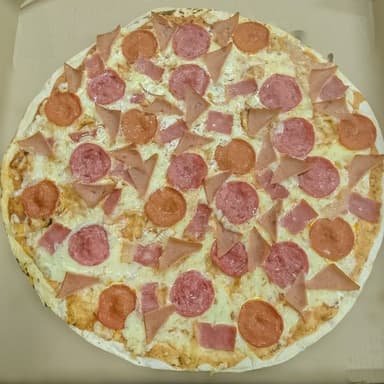 Pizza cuatro carnes 10- 12 porciones C