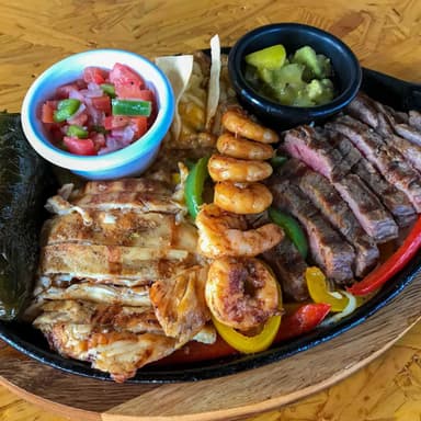 Fajitas Trio Pollo Arrachera y Camarón (100 Gr.)