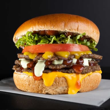 Hamburguesa Deluxe de Res + Doraditas.