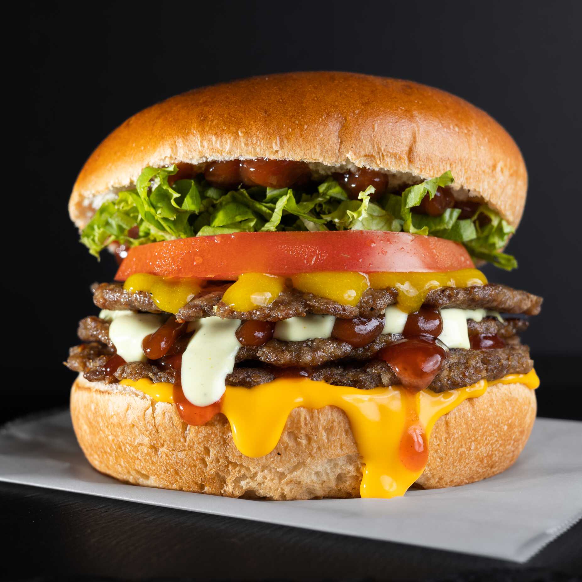 Hamburguesa Deluxe de Res + Doraditas.