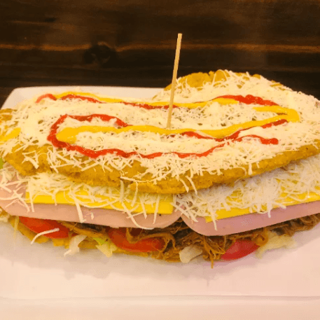 Patacón Maduro de Pollo