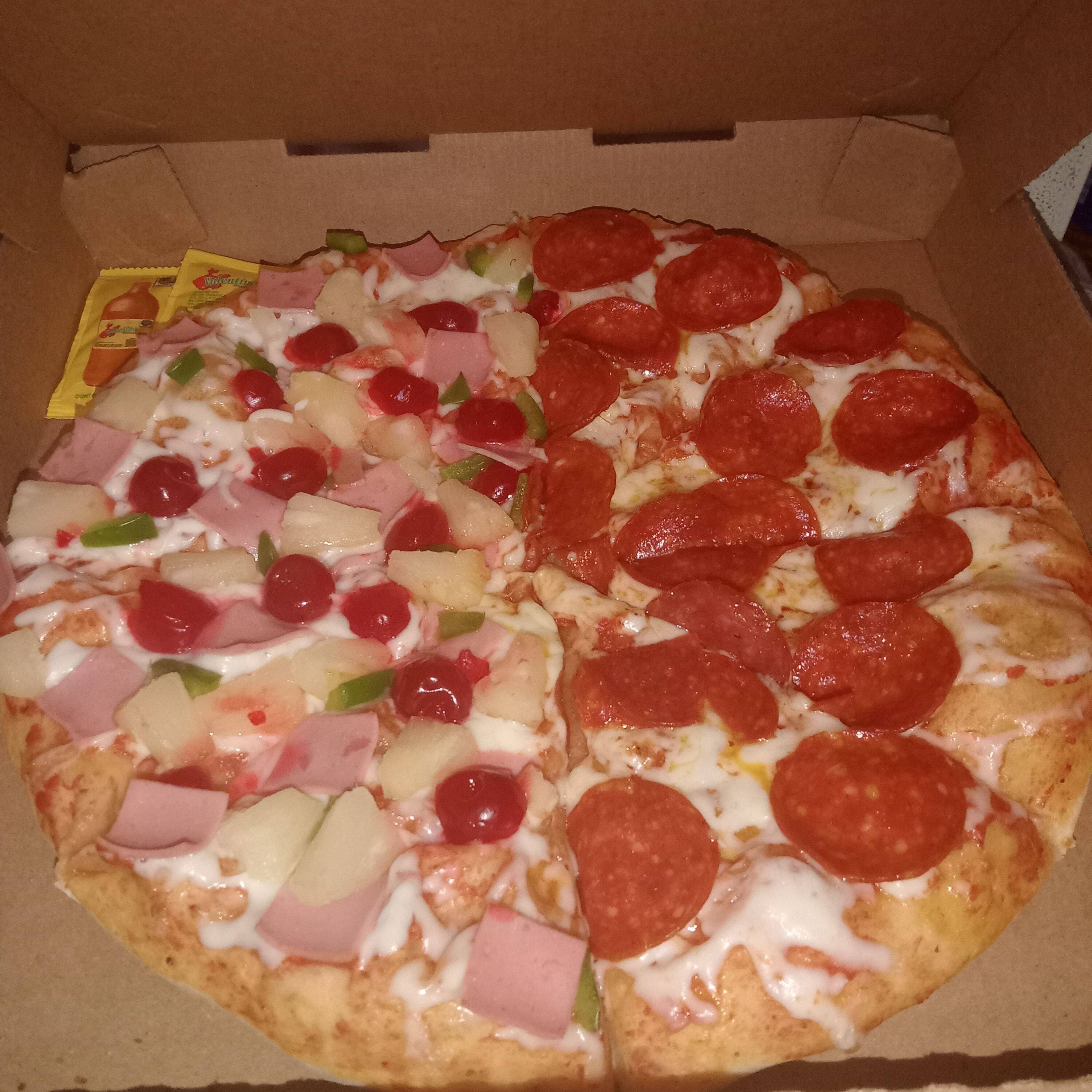 Pizza Pepperoni, Hawaiana Mediana
