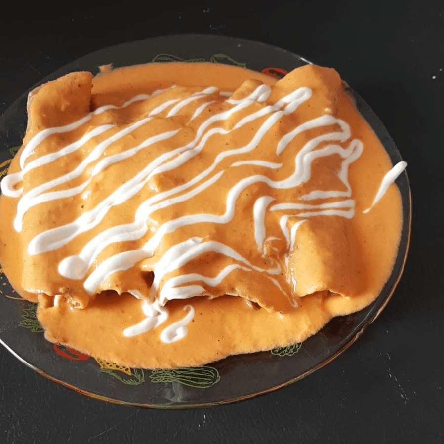 Enchiladas Rojas de Pollo