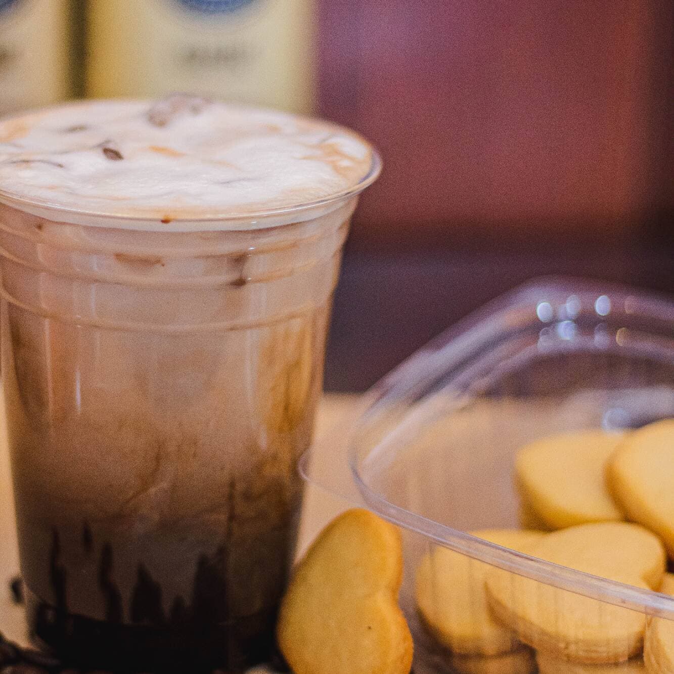 Capuchino en las Rocas