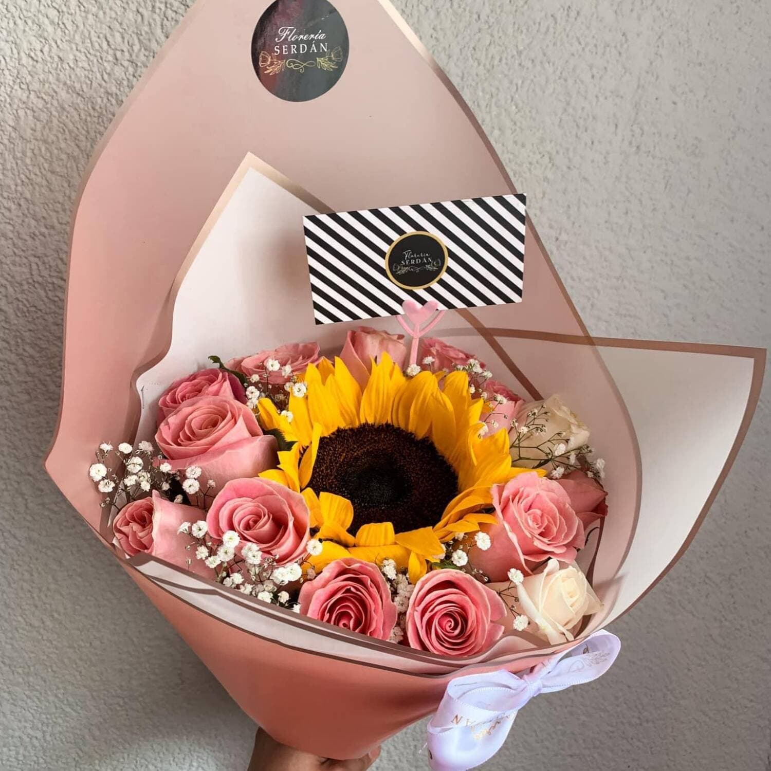 12 Rosas 1 Girasol