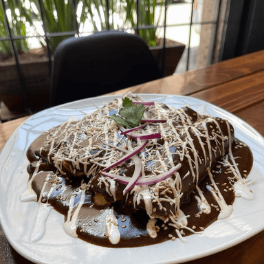 Enchiladas Tradicionales Rellenas de Pollo