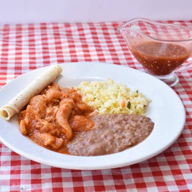 Chicharron en Salsa Roja.