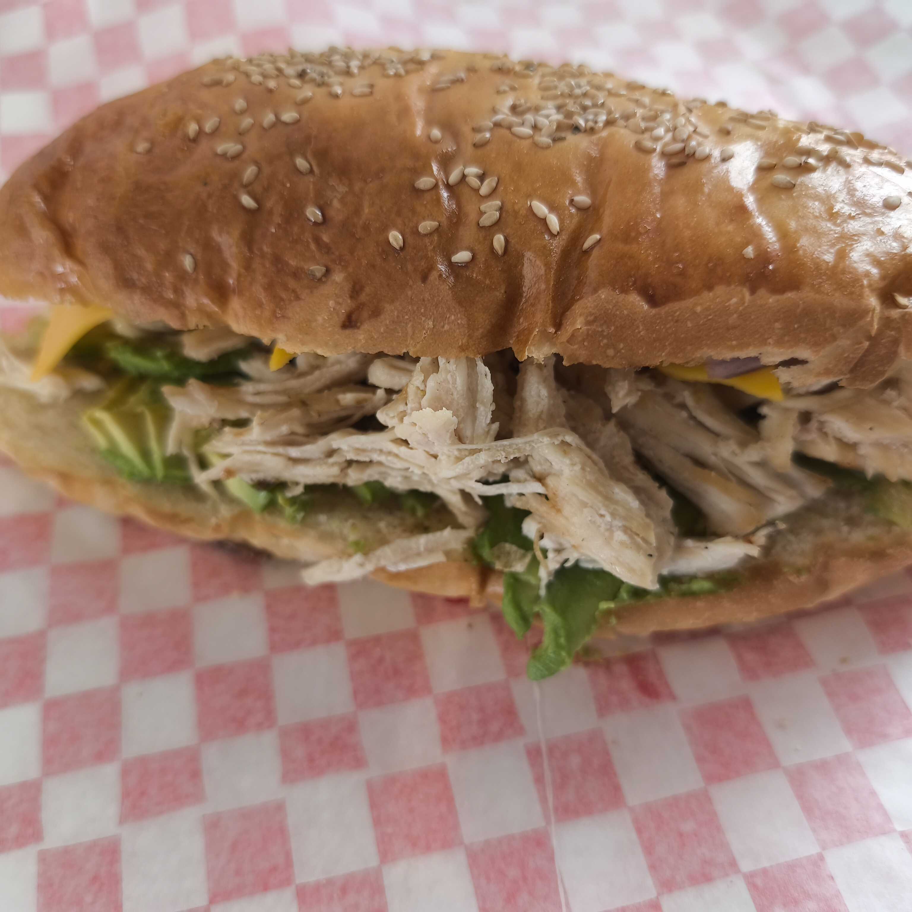 BAGUETTE DE POLLO CON PAPAS FRITAS