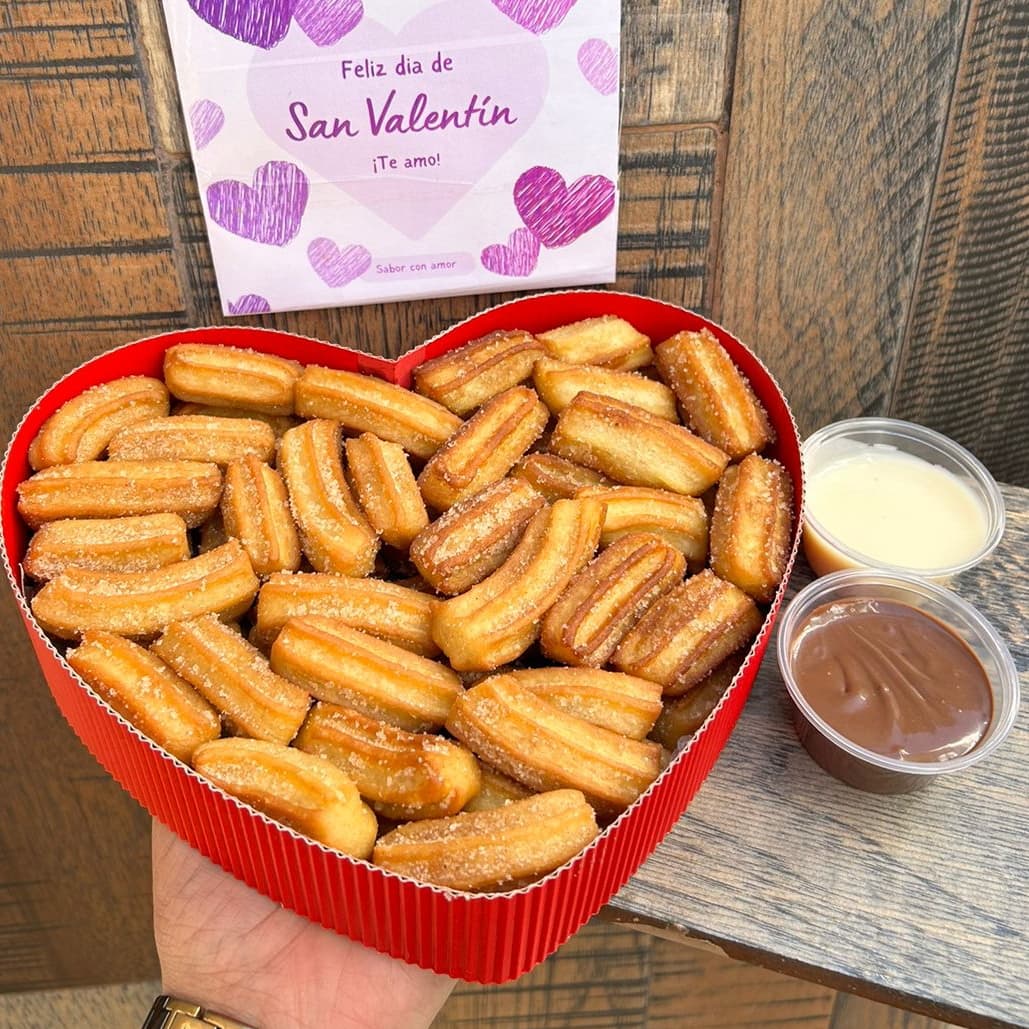 Corazón Relleno de Mini Churros
