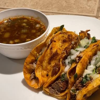 Tacos Dorados y Consomé