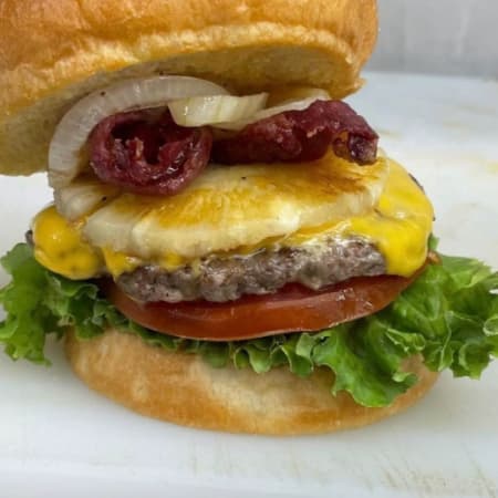 Hamburguesa Krispy con Salchicha