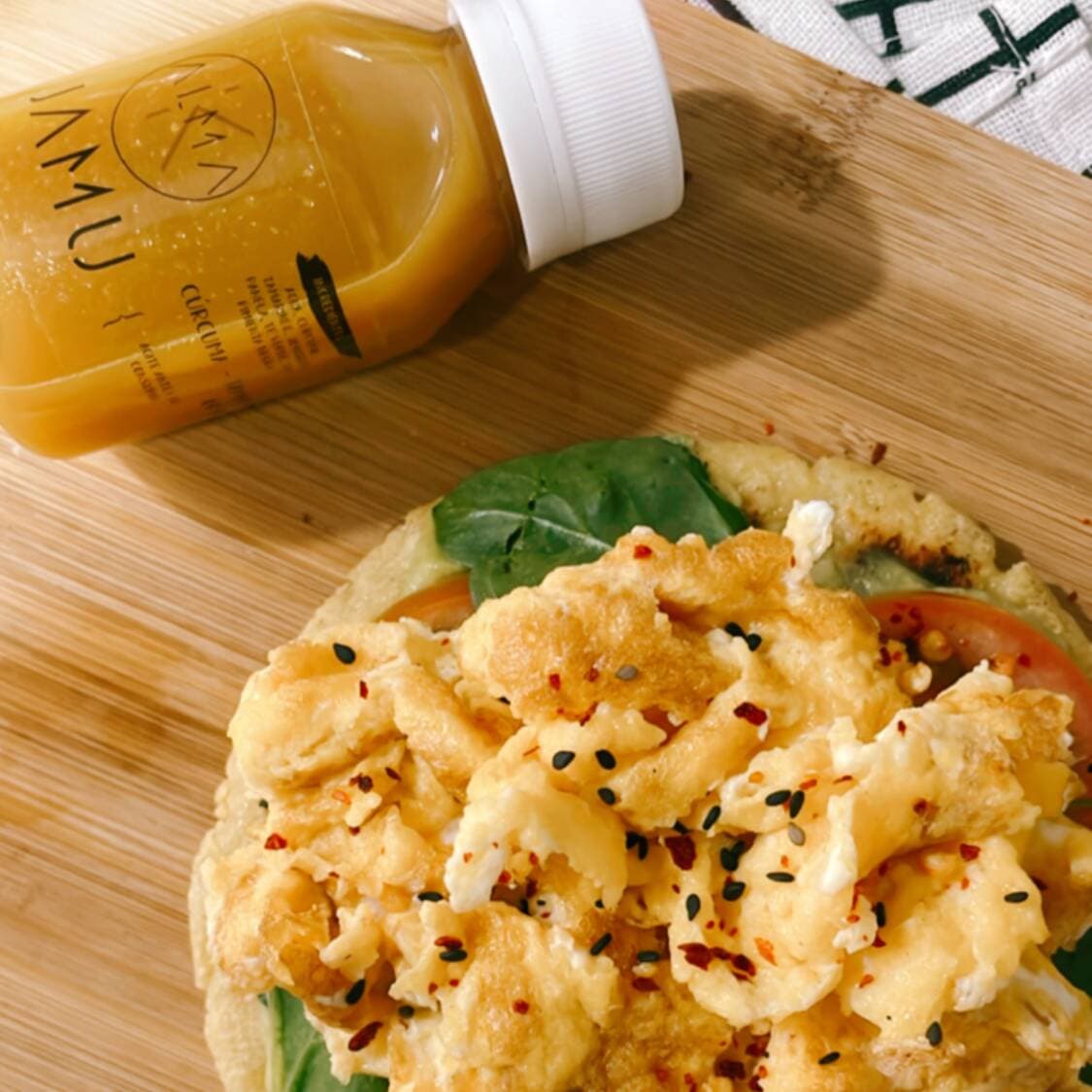Arepa guacamole & Bowl de avena+ 2 Shots de Jamu