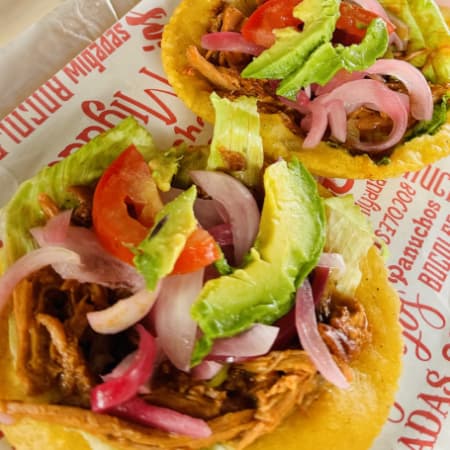 Salbutes de Cochinita Pibil