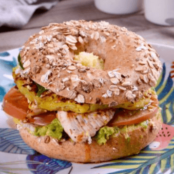 Bagel con pollo