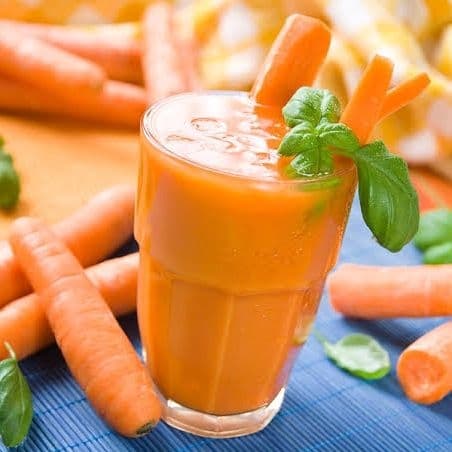 Jugo de zanahoria vaso de 16 onz