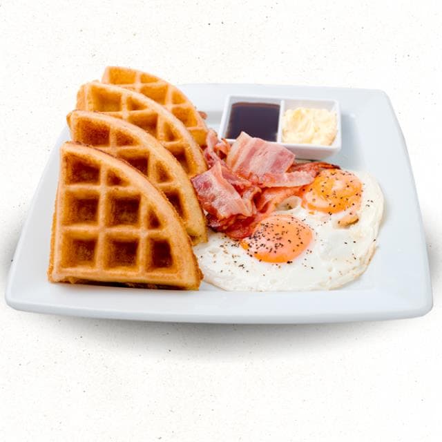 Waffle con Huevos y Tocino.
