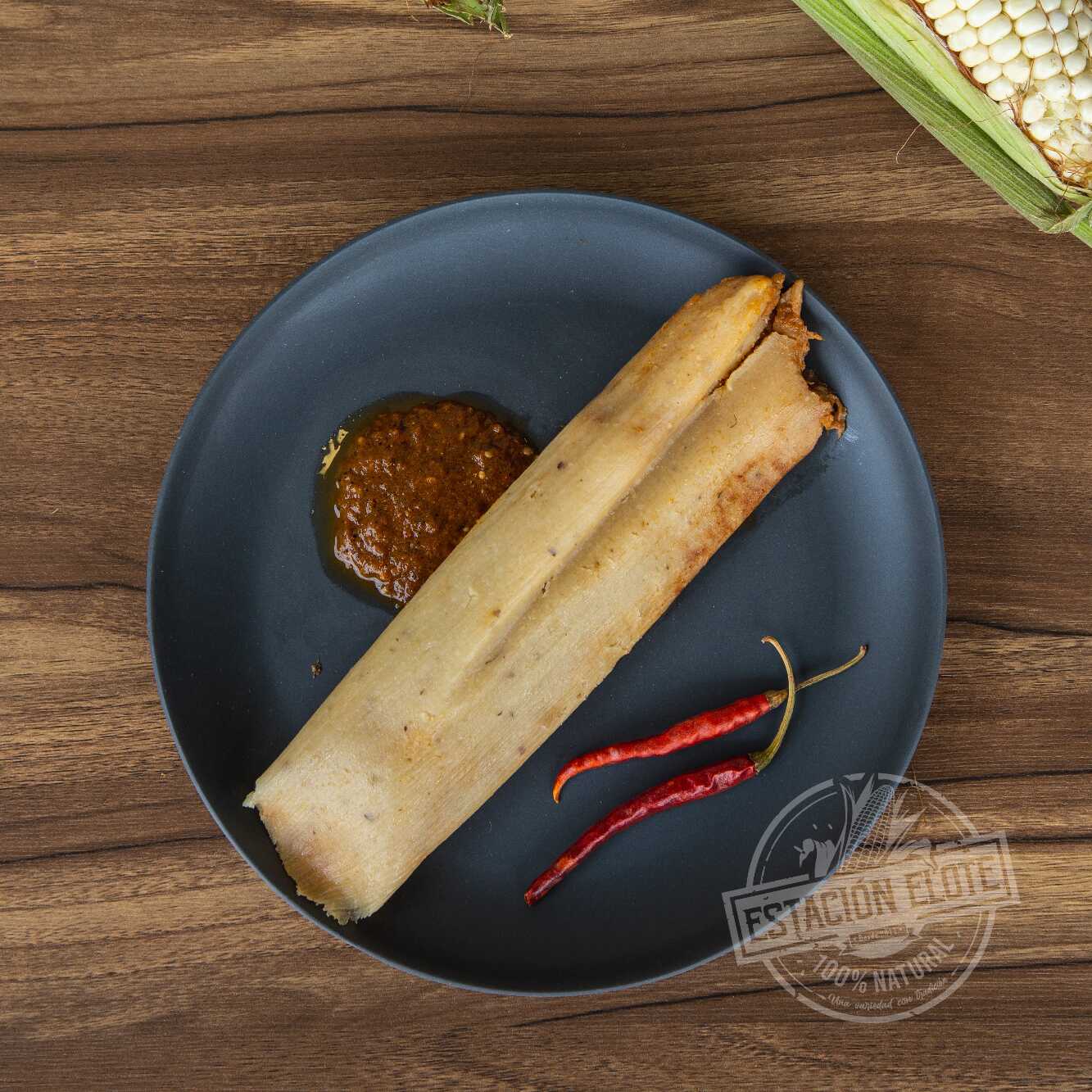 Tamal Tradicional Rojo de Pierna