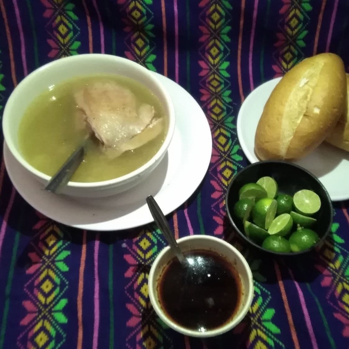 Desayuno de Caldo con Muslo
