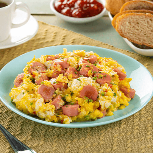 Huevos Revueltos Con Salchicha