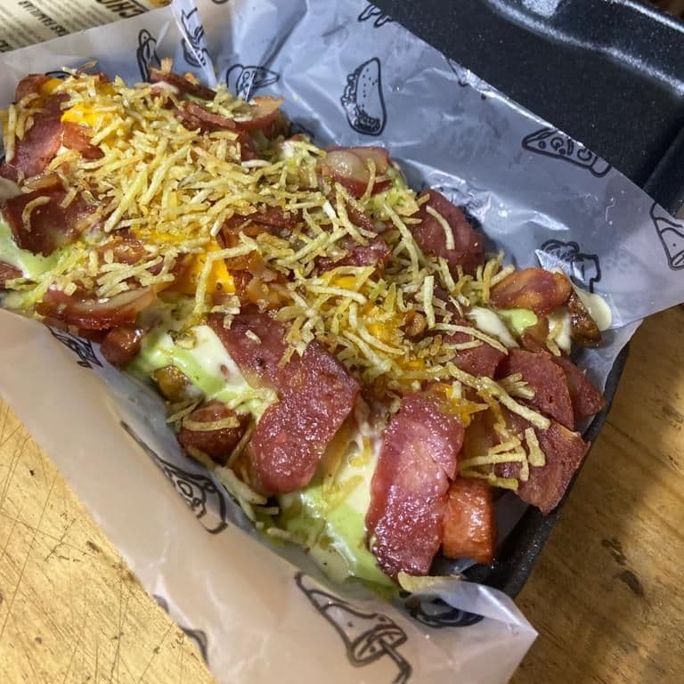 Salchipapa Frita Tocineta 4 personas