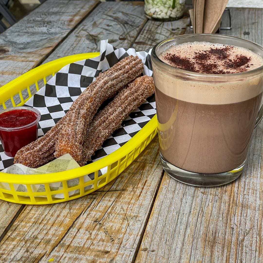 Combo Chocolate Caliente + 3 Churros Clásicos