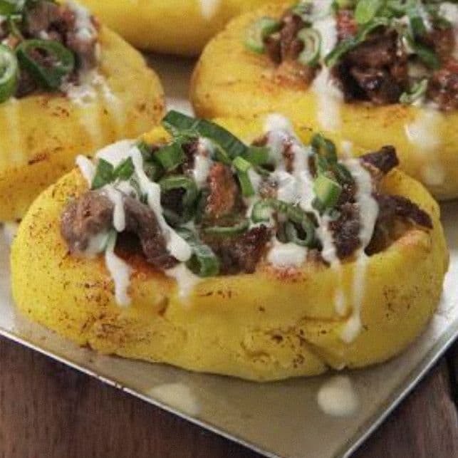 Papas  Rellena de Queso Mozarella con Pierna