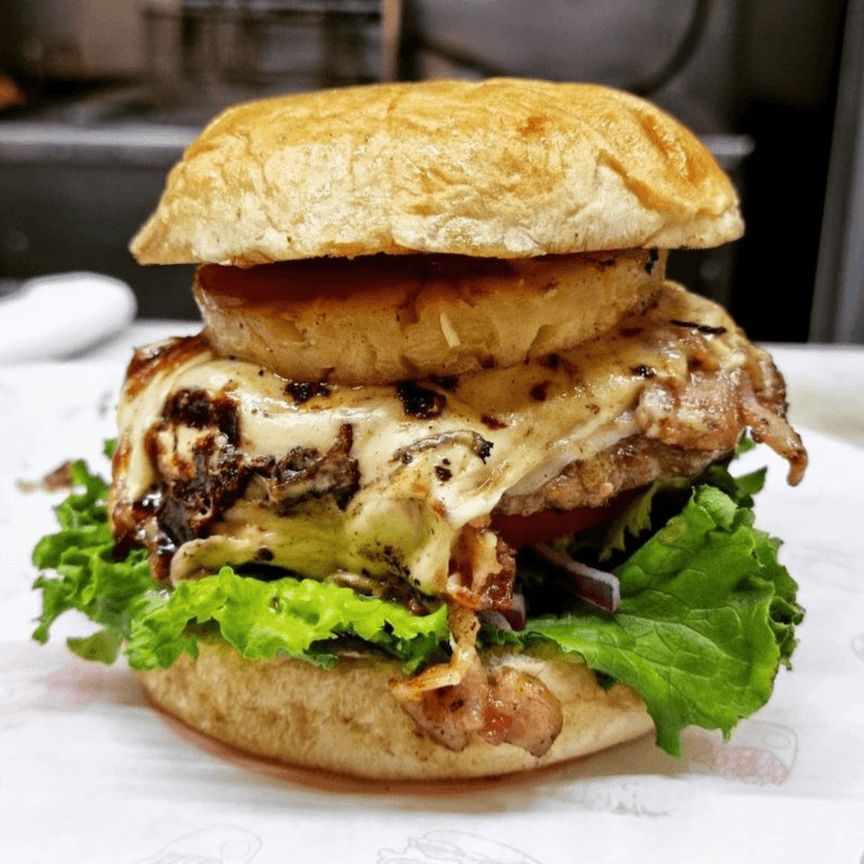 Hamburguesa Hawaiana Doble Carne a las Brasas