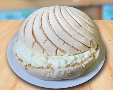 Concha rellena de nata