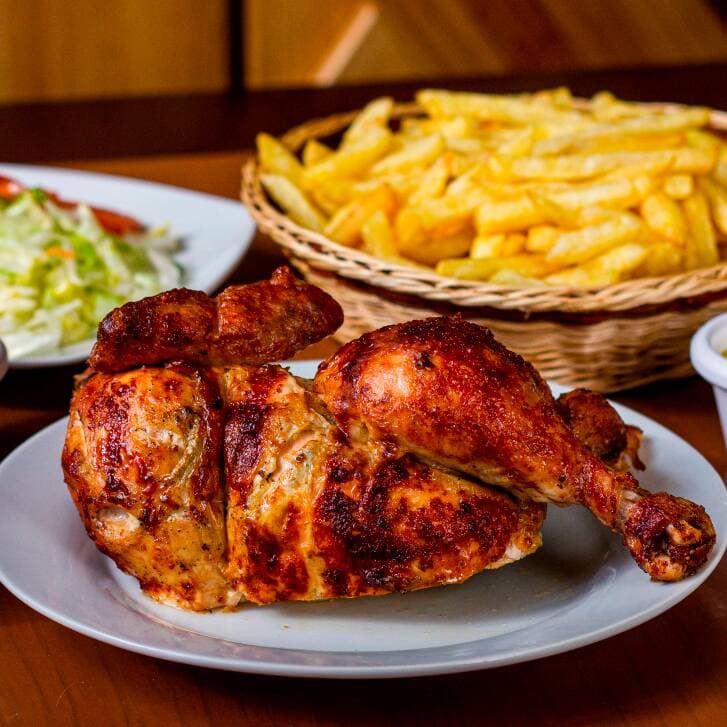Medio Pollo de Leña& Carbon