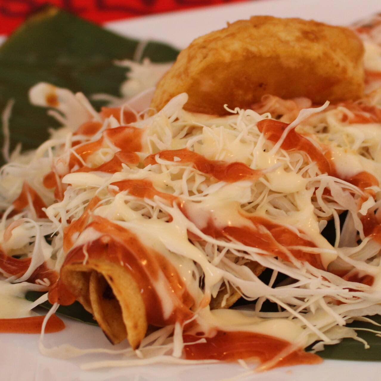 Tradicional Taco Tico con Repollo