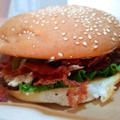 Philadelphia Green Burger con Papas