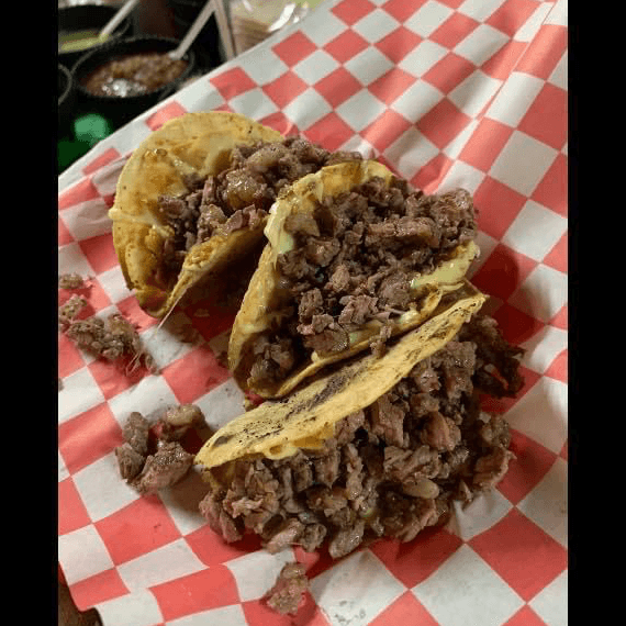 Taco de Frijol con Queso y Carne