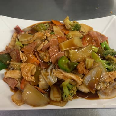 Chop Suey en Salsa Especial de la Casa